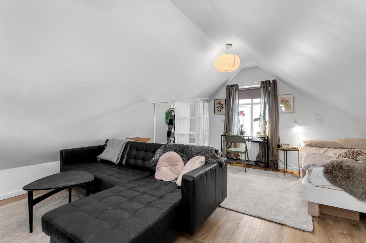 B&B Reykjavik - Spacious, Cozy & Family Friendly House - Bed and Breakfast Reykjavik