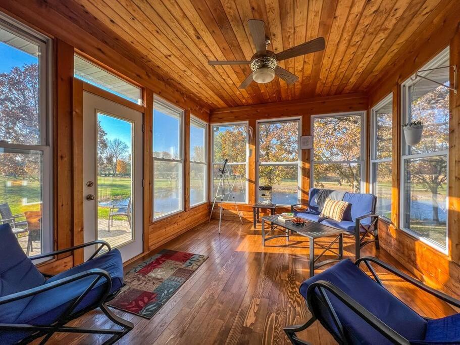 B&B Lake Geneva - Charming Lake Geneva, Wisconsin 3BR/2Bath Home - Shagbark Waters - Bed and Breakfast Lake Geneva