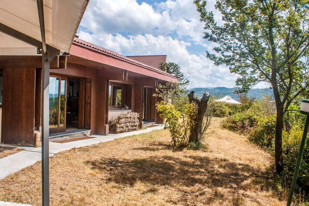 Oasi di Mastarone - Il vino e le Rose - B&B Momperone