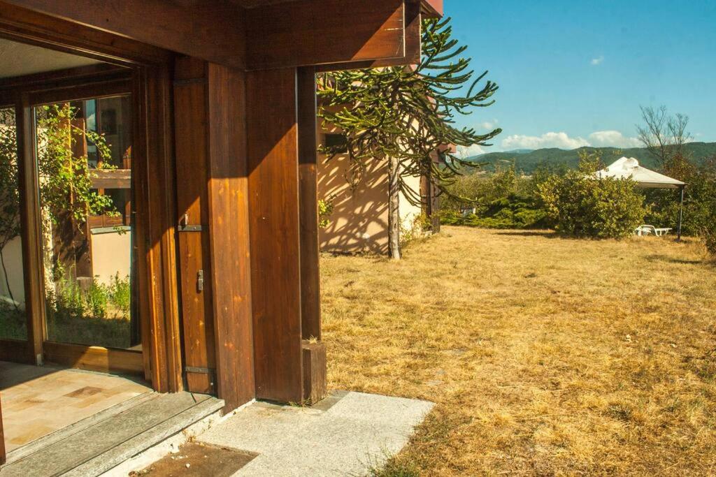 Oasi di Mastarone - Il vino e le Rose - B&B Momperone