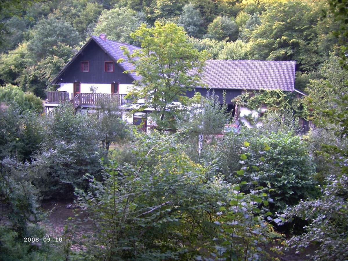 Ferienhaus Neumühle - B&B Lutzerath