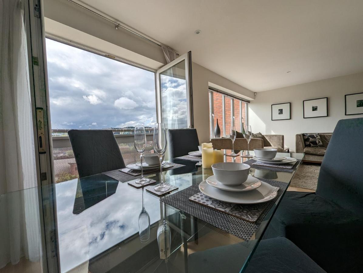 B&B Newcastle upon Tyne - Quayside apartment with riverside views & parking - Bed and Breakfast Newcastle upon Tyne