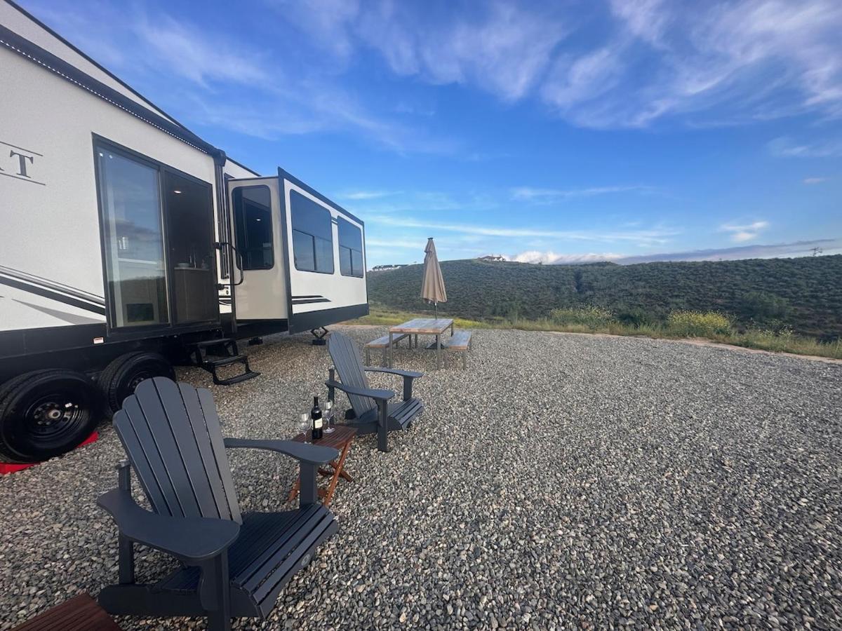 Temecula Hilltop View Glamping Next To Wineries - B&B