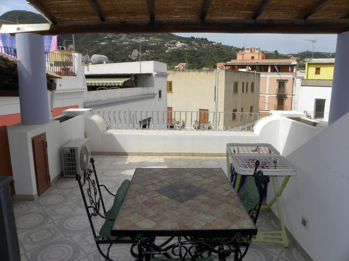 Studio (3 Adults) - Split Level