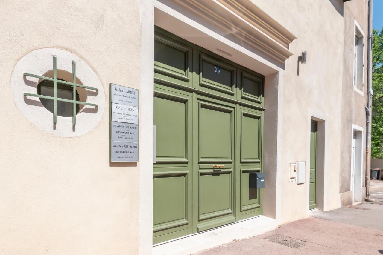 Le vintage . Centre-ville Mâcon . Atypique . Proche gare . Wifi . Climatisation . Confortable . - B&B