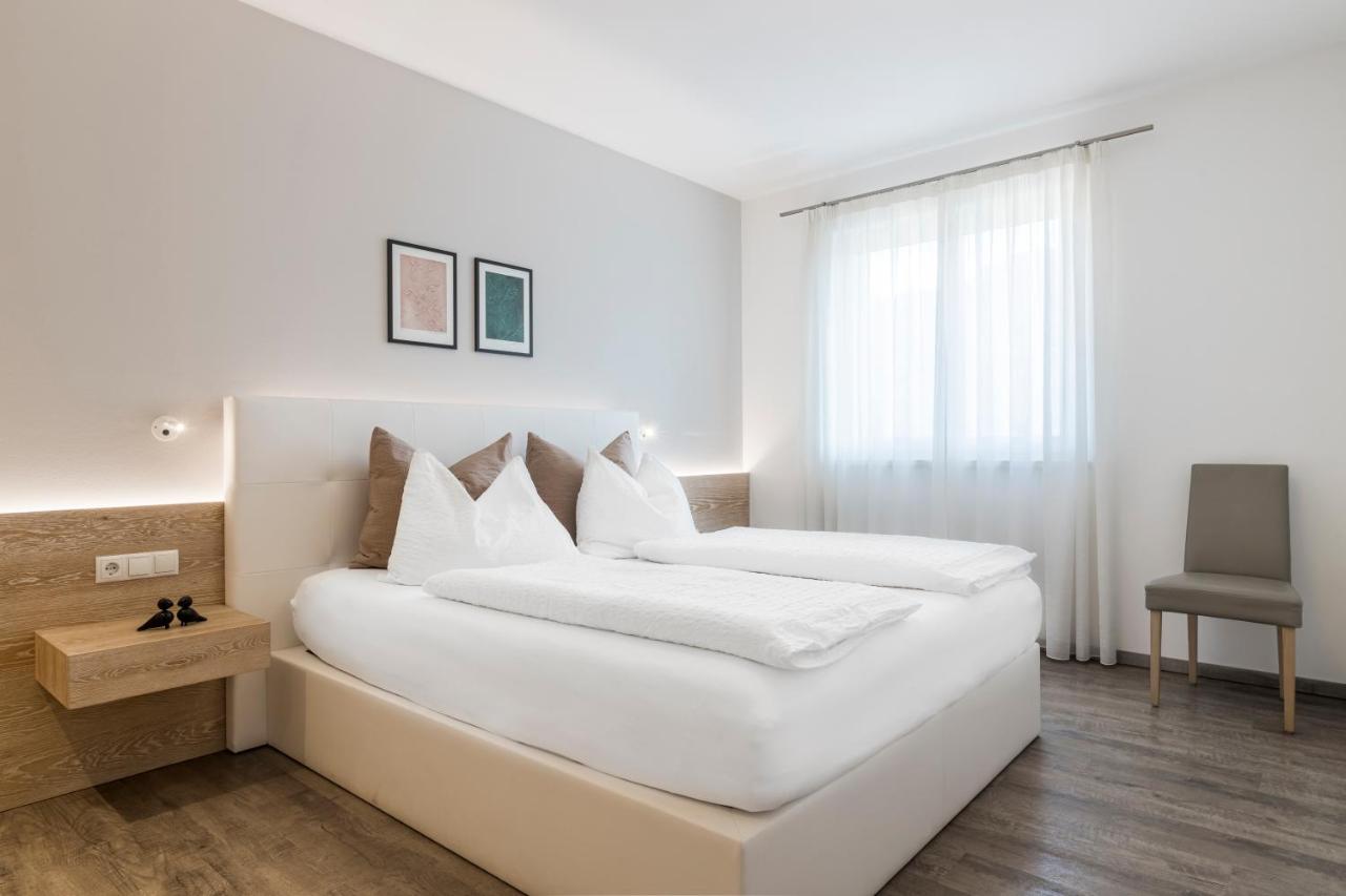 Appartamento con 2 Camere da Letto e Vista Piscina