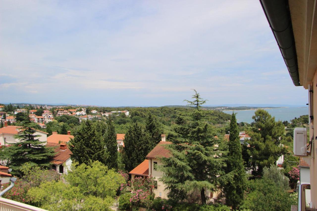 Apartment mit Balkon