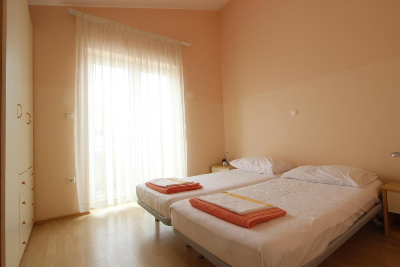 Apartment mit Balkon