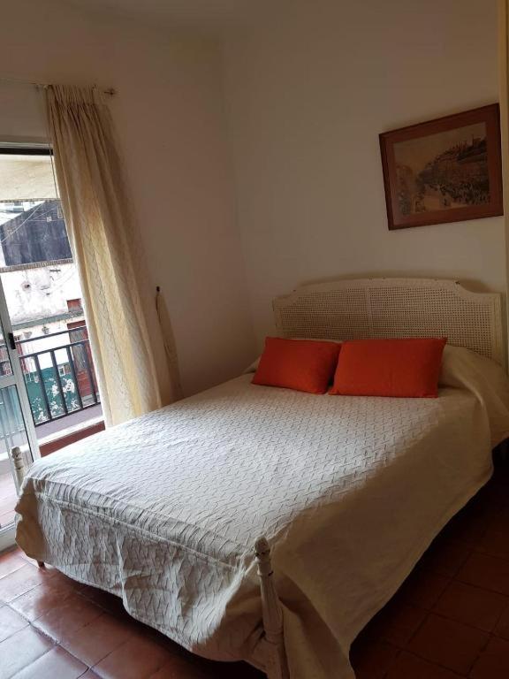 Dpto cerca del Centro y de la Costanera - B&B