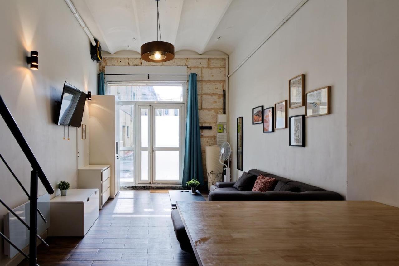 Sleep in Montpellier, Louise, centre, gare, 2 ch, Tram St-Denis - B&B Montpellier