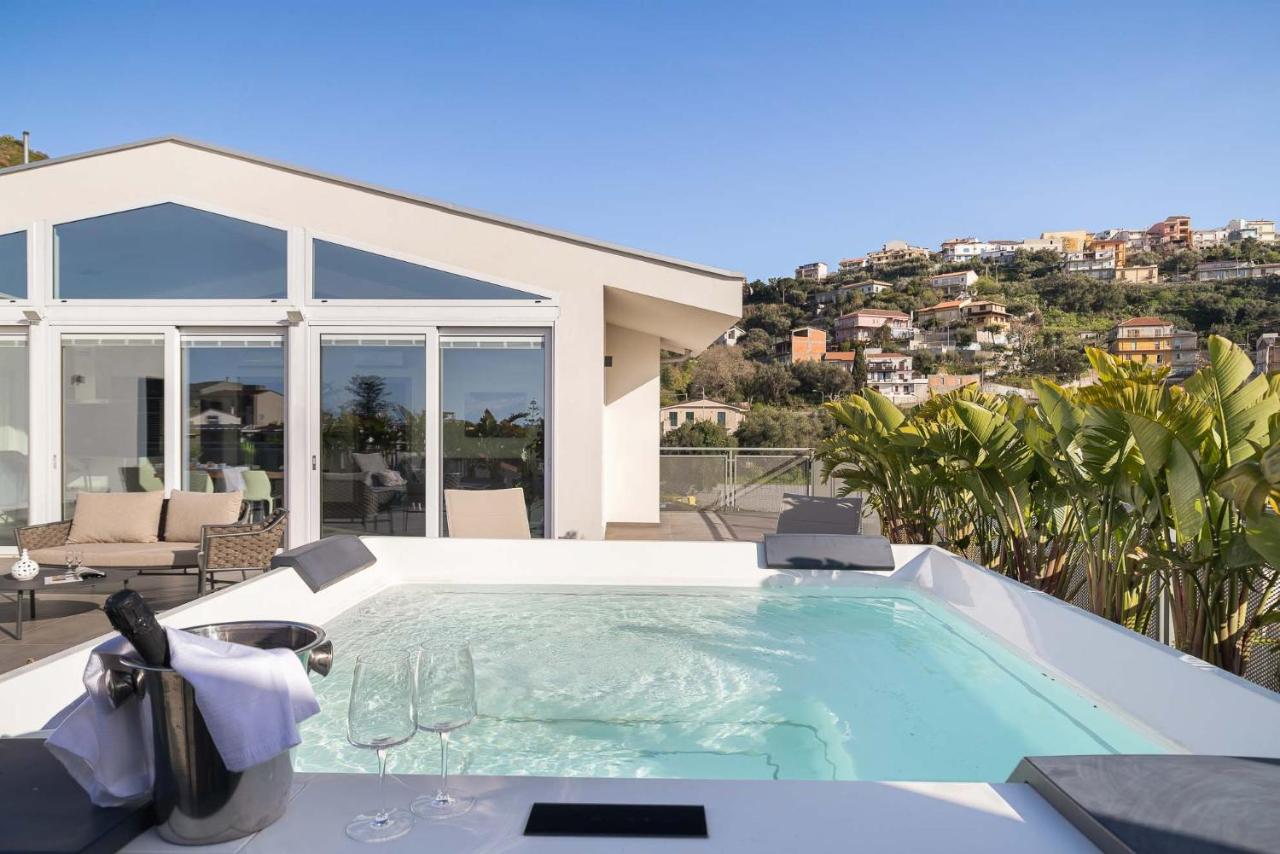 Design Apartments d'Orlando - 2-bedrooms apartments with terrace - Chambres d'hôtes Capo d'Orlando