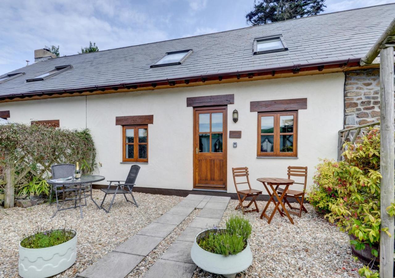 Devon Longstraw - B&B