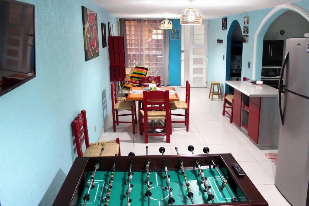 Colorida Casa Azul en Texcoco Centro WiFi Cocina - B&B
