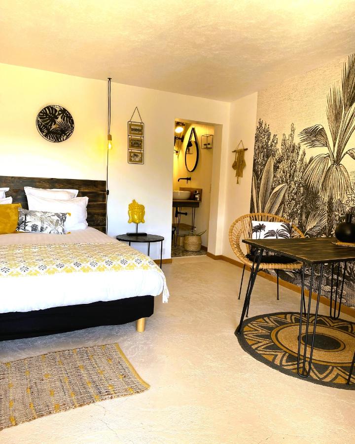 Chambre Lit Queen-Size - Vue sur Jardin