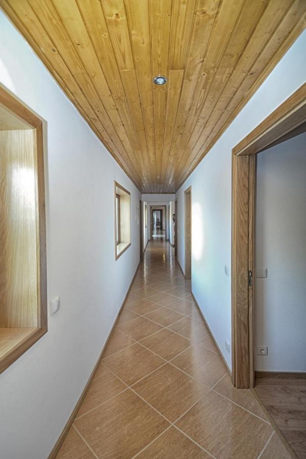 Large Modern Villa in Celorico de Basto with Private Pool - B&B