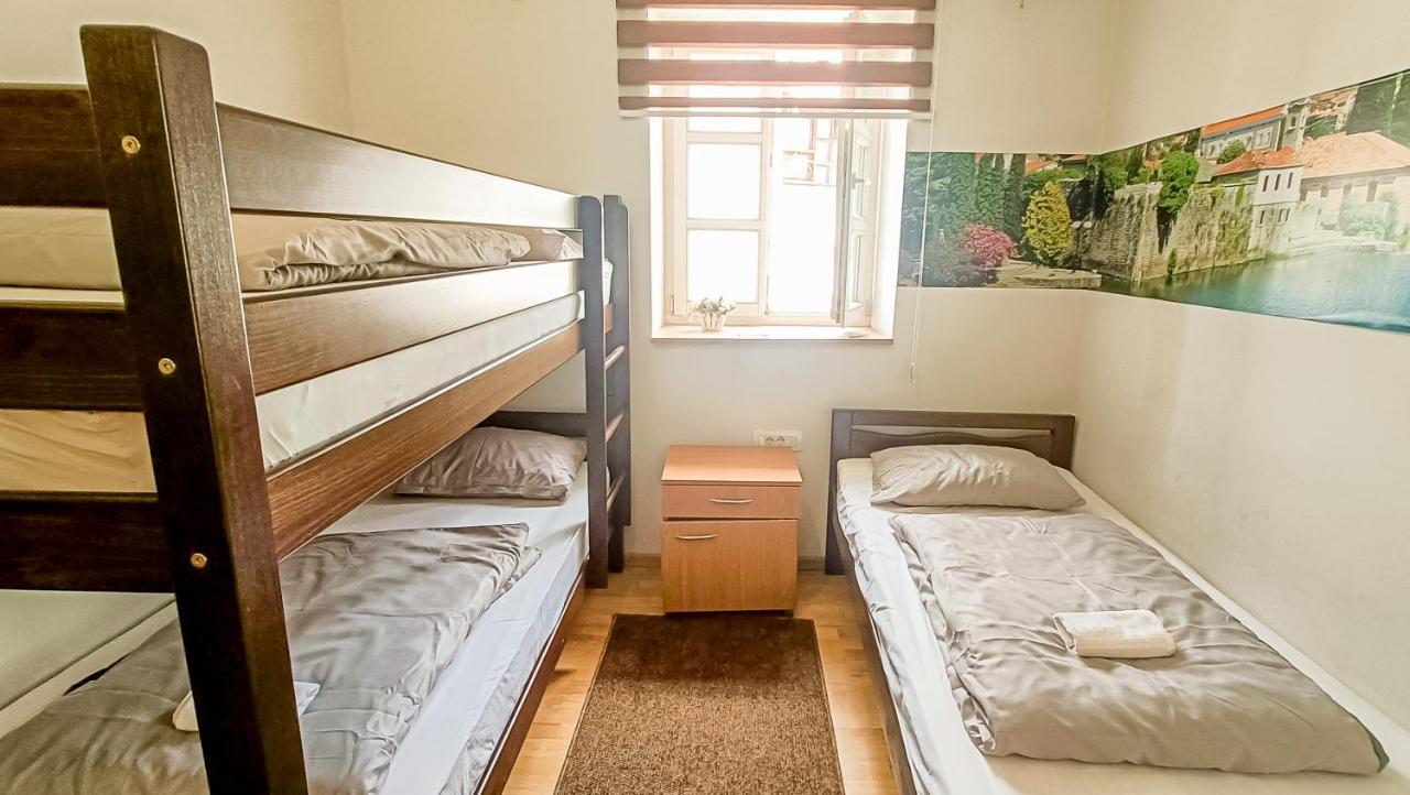 Chambre Triple avec Salle de Bains Privative