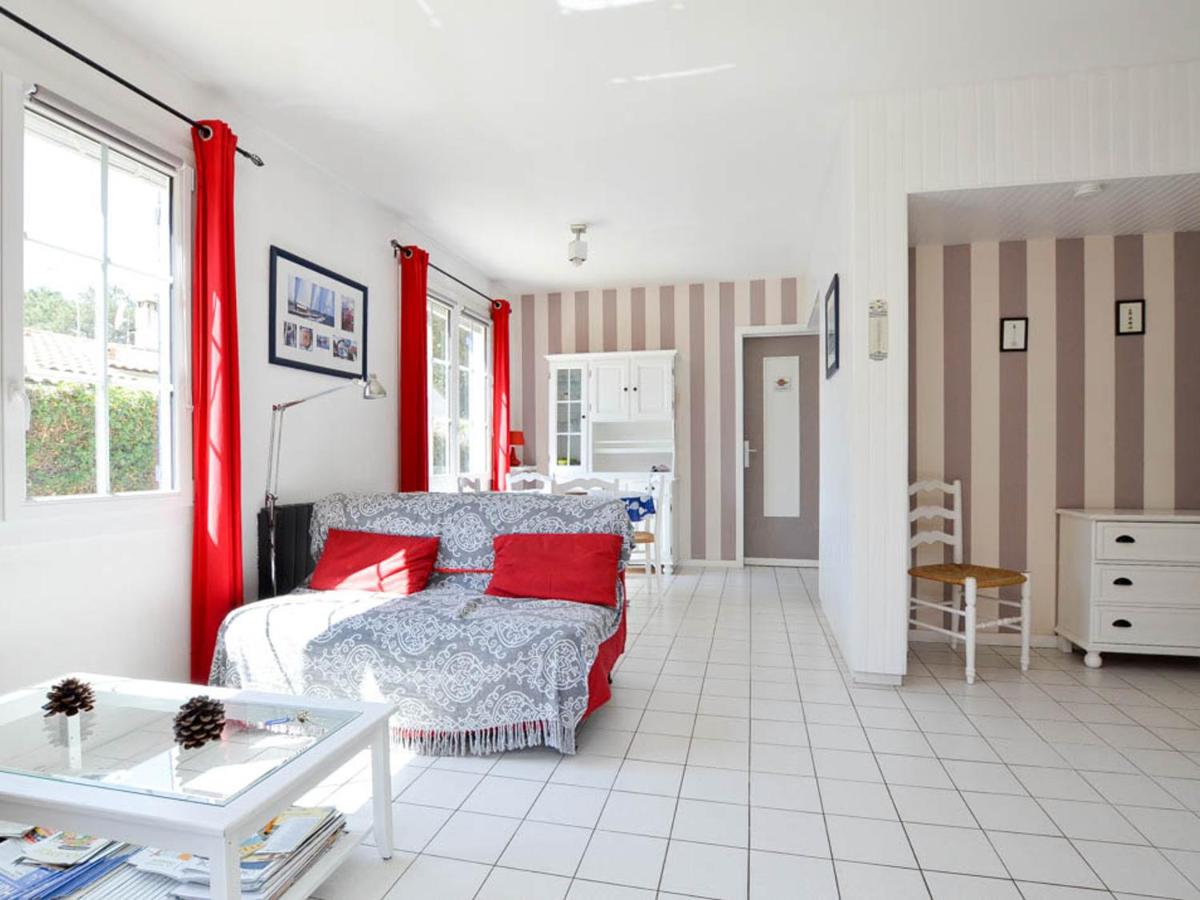 Maison 4 pièces au centre de La Palmyre - 2 chambres, animaux admis - FR-1-705-34 - B&B La Palmyre
