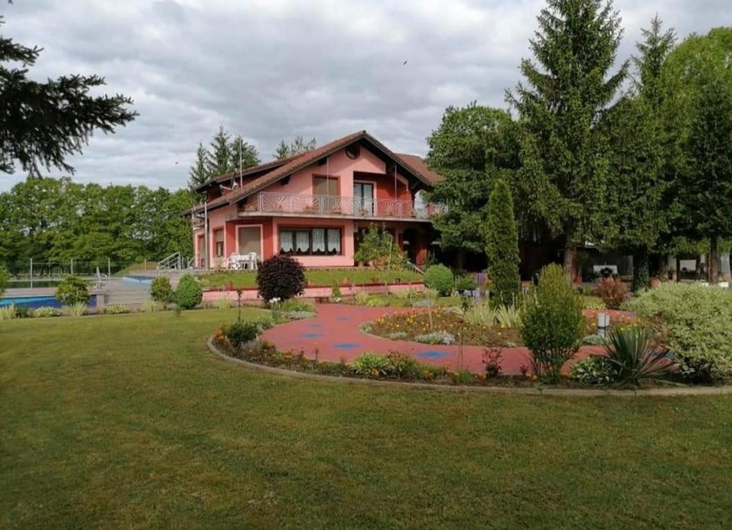 B&B Kozarska Dubica - Stevin ranc - Bed and Breakfast Kozarska Dubica