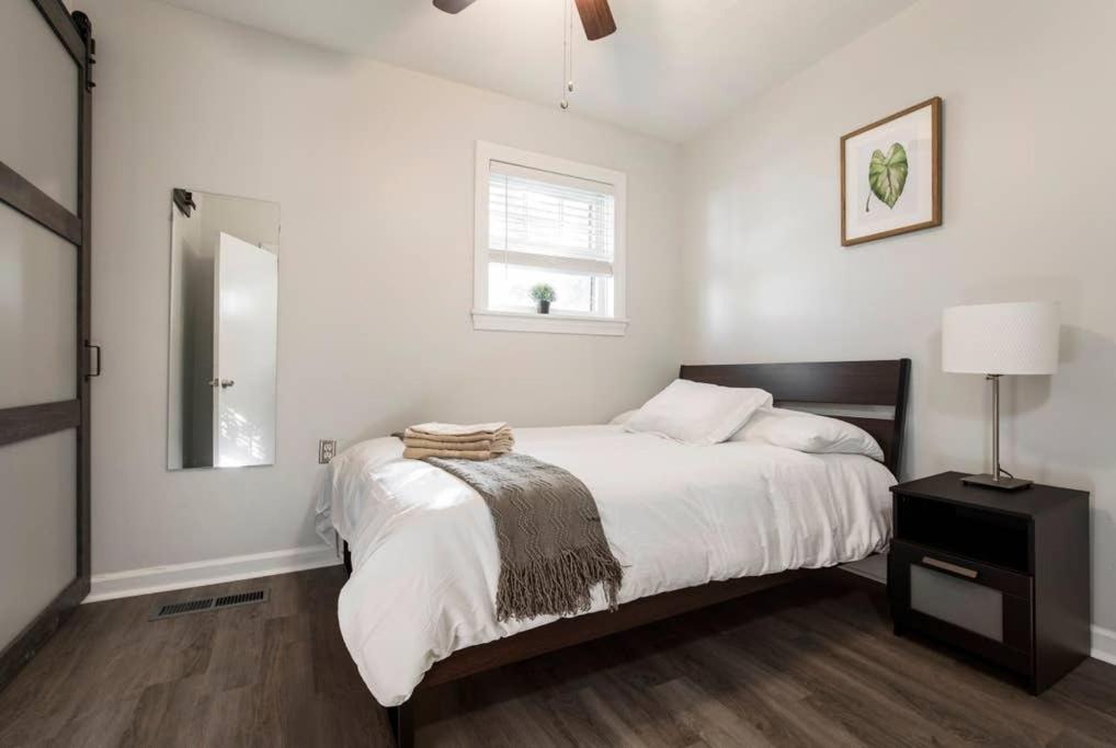 Modern yet historic 3BR House by CozySuites - B&B