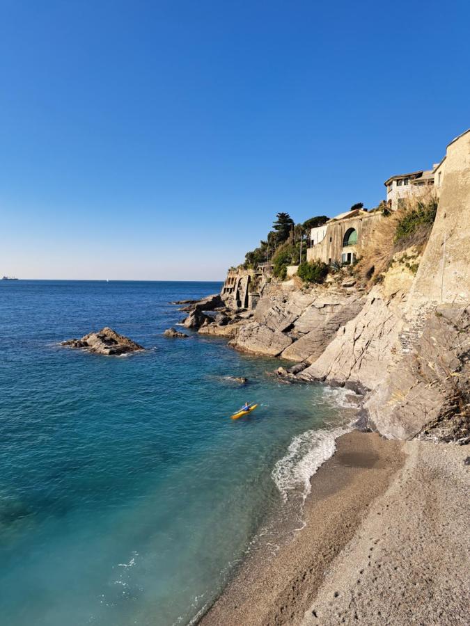 In piazzetta a Nervi - B&B Genova