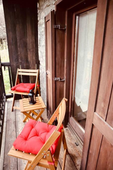Maison Baradis - grazioso e tranquillo trilocale con vista montagne - B&B