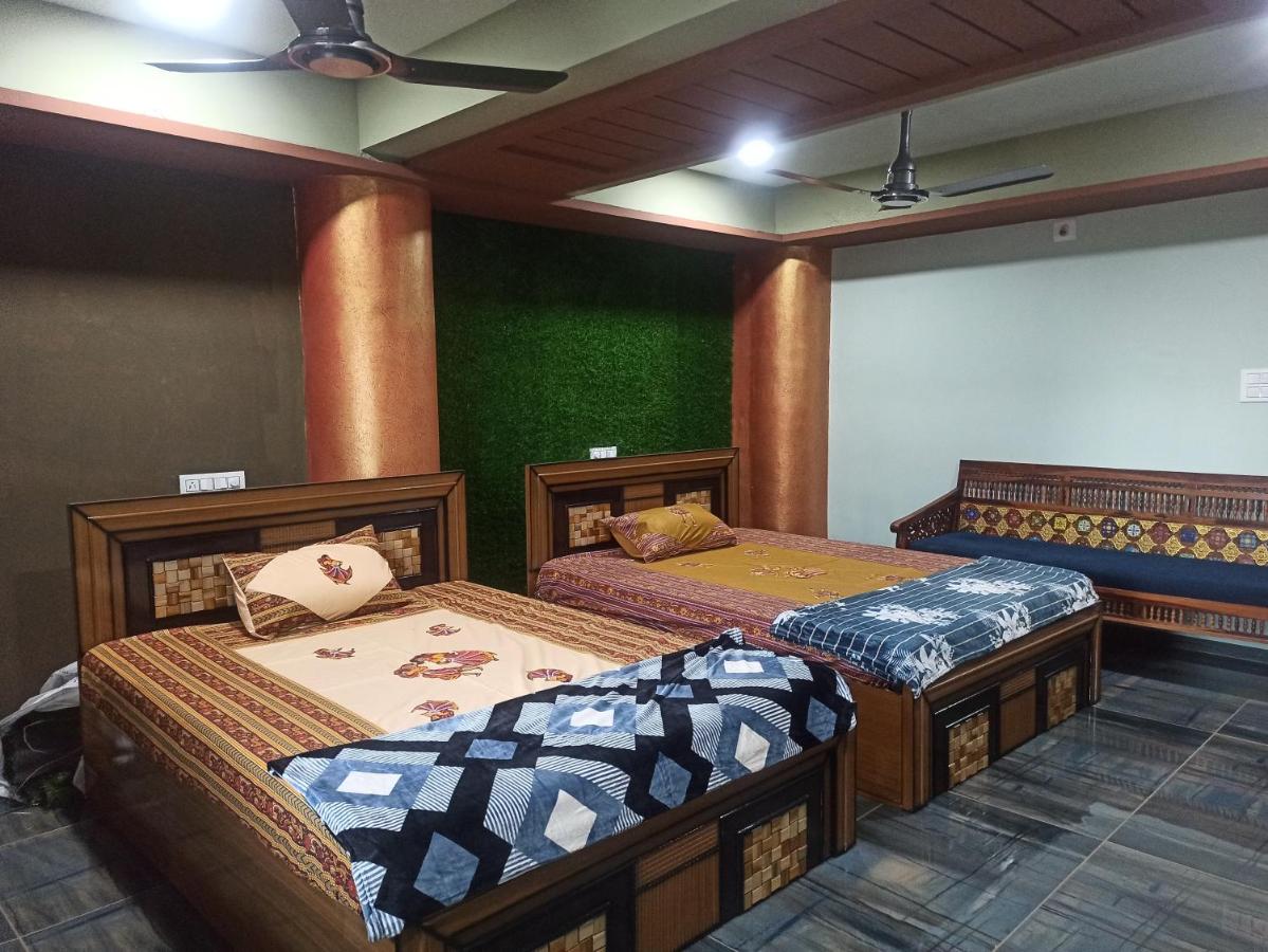 B&B Rājpīpla - Shree krishana Miracle Haveli - Bed and Breakfast Rājpīpla