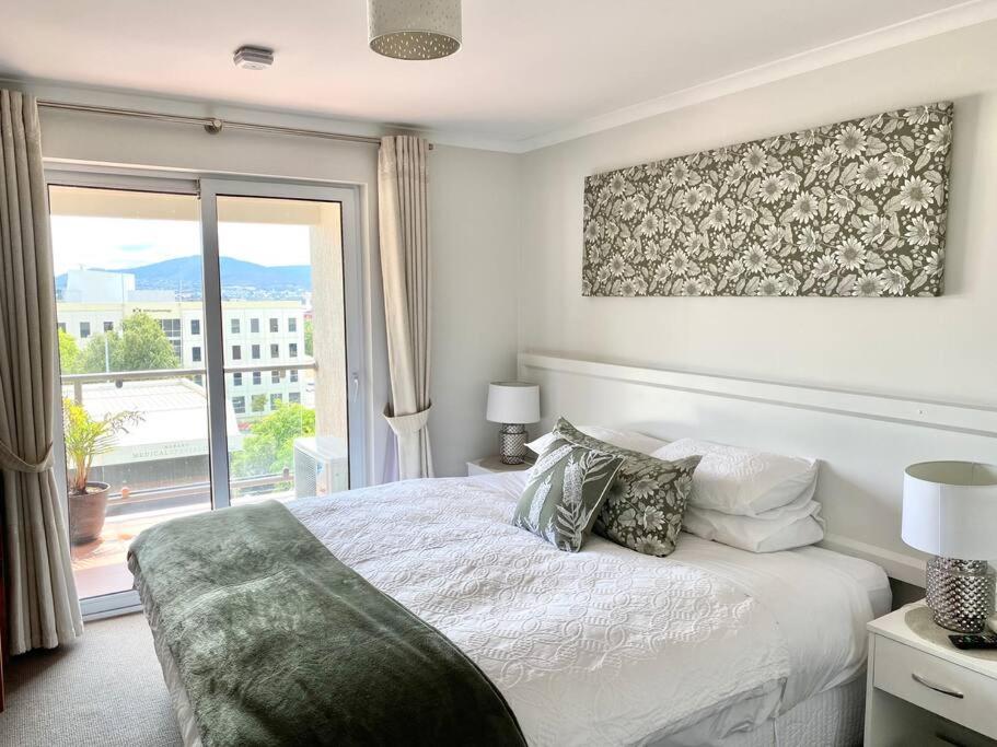 B&B Hobart - Battery Point Apartment on Hampden - Bed and Breakfast Hobart