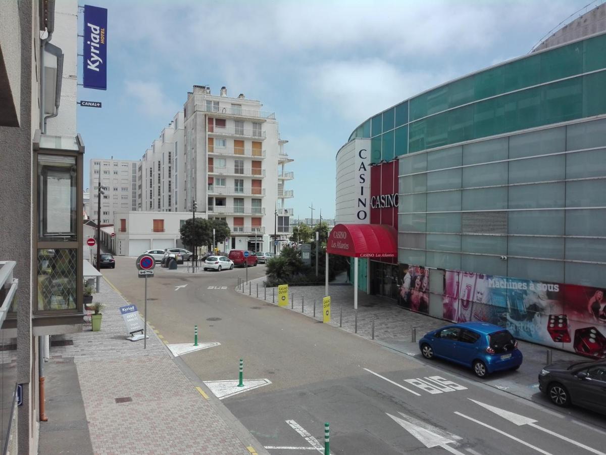 Studio rénové avec balcon à 100m de la plage et piscine - 4 personnes - Les Sables-d'Olonne - FR-1-331-204 - Chambres d'hôtes Les Sables d'Olonne