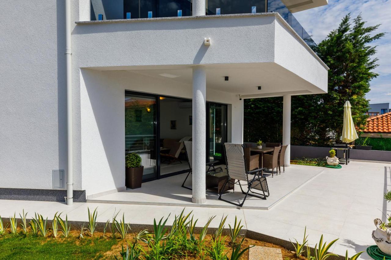 Apartment "Villa M" - B&B Kostrena