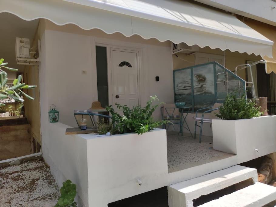 B&B Saronida - Όμορφο διαμέρισμα με μπαλκόνι στη Σαρωνίδα - Bed and Breakfast Saronida