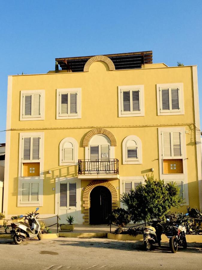 Attico sul Porto Vecchio - Lampedusa - Bed and Breakfast Lampedusa
