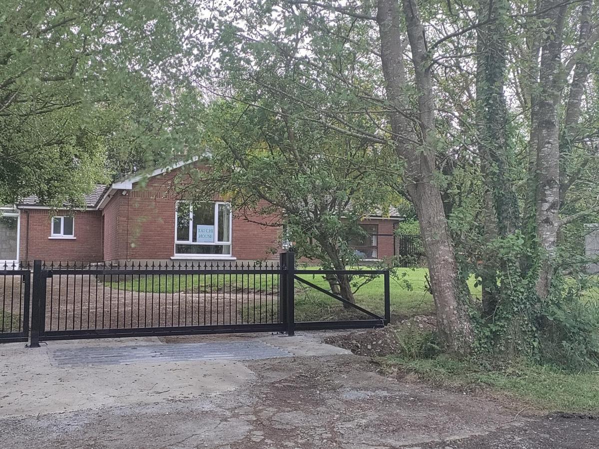 Tai Chi House, T Dempsey's house - B&B