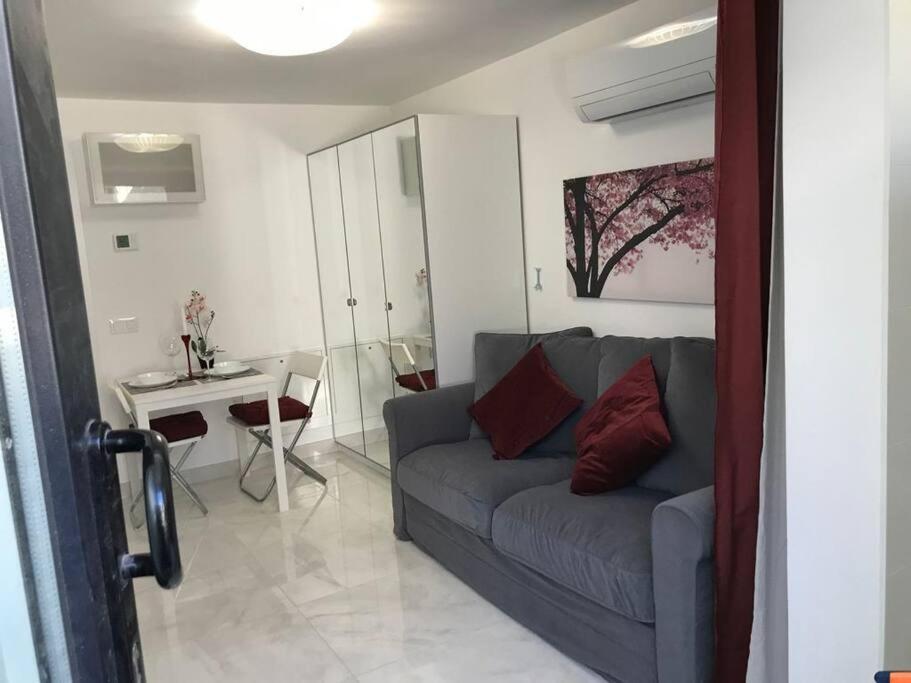 Precioso Apartamento a estrenar con Jardín privado - B&B Paracuellos de Jarama