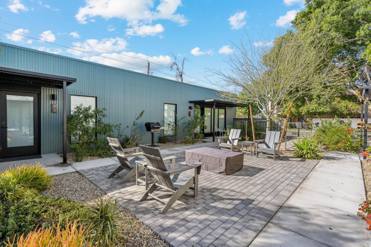 4 Square Studios - B&B Phoenix