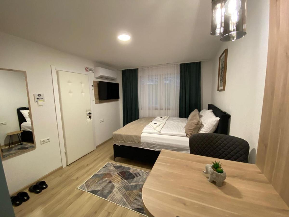 Deluxe Double Studio