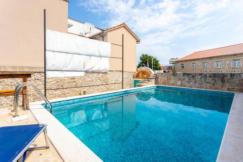 B&B Stari Grad - Holiday house with a swimming pool - Villa Melavita - Bed and Breakfast Stari Grad