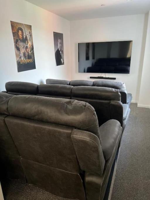 Bayard Apartments - Two Bedroom - Duplex Penthouse Apartment - B&B Peterborough