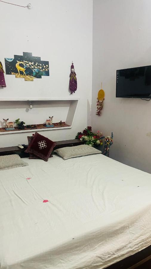 B&B Sultānpur - vaishnavi homestay - Bed and Breakfast Sultānpur