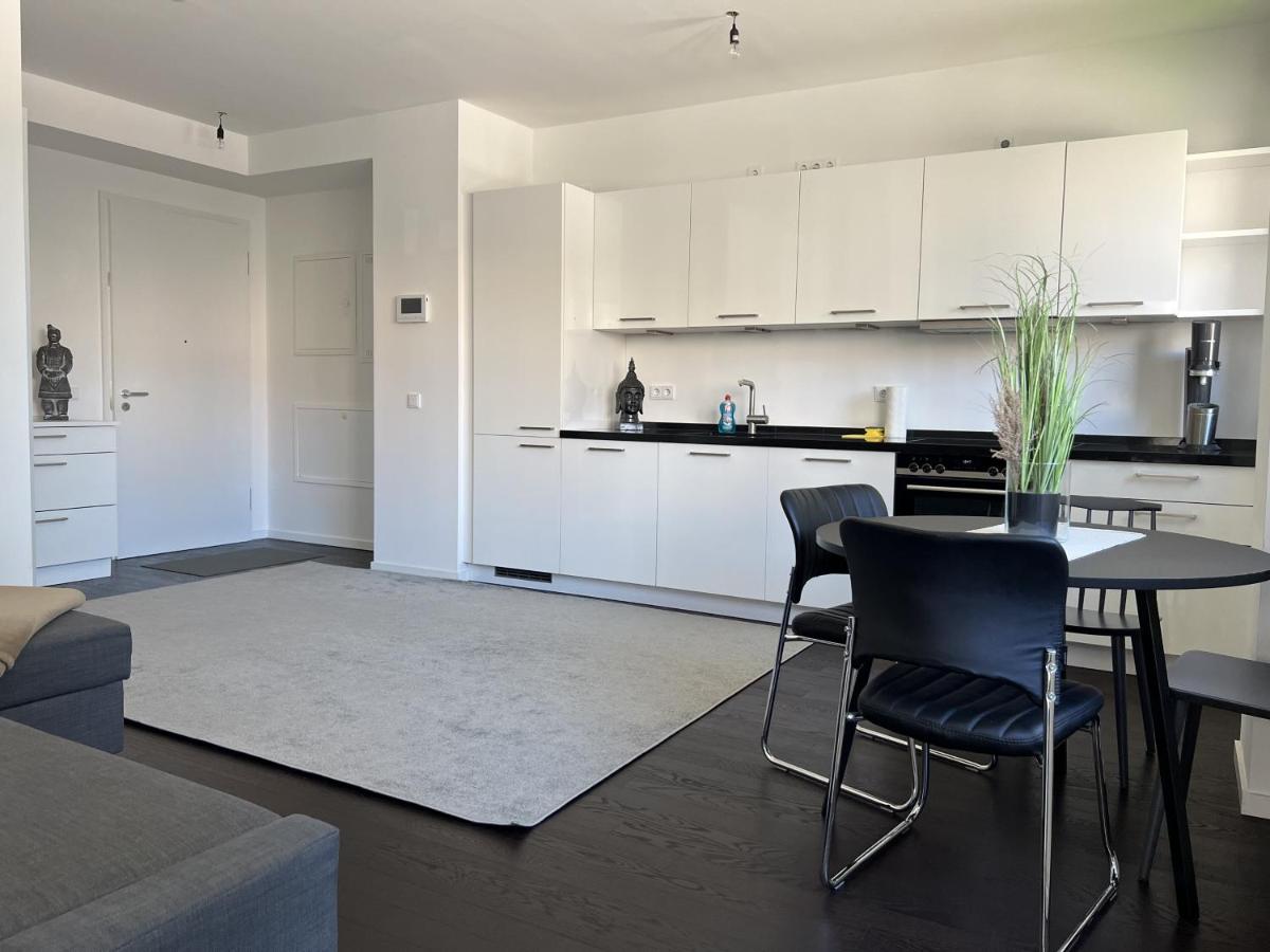 Luxury Waterfront Apartment - B&B