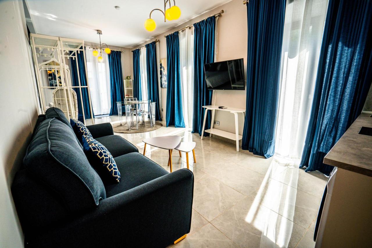 Deluxe Suite with Balcony
