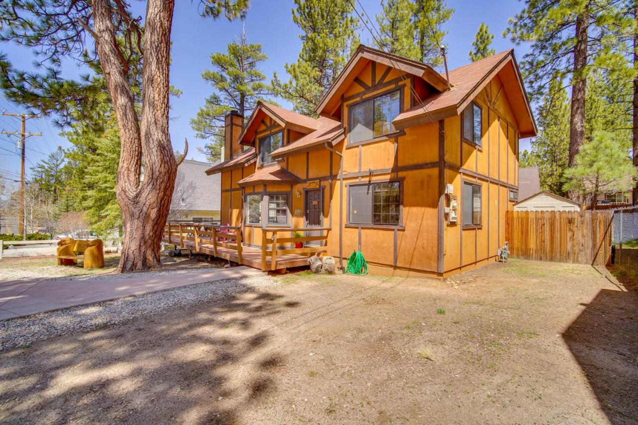 B&B Big Bear Lake - Dancing Bear Lodge about 1 Mi to Big Bear Lake! - Bed and Breakfast Big Bear Lake