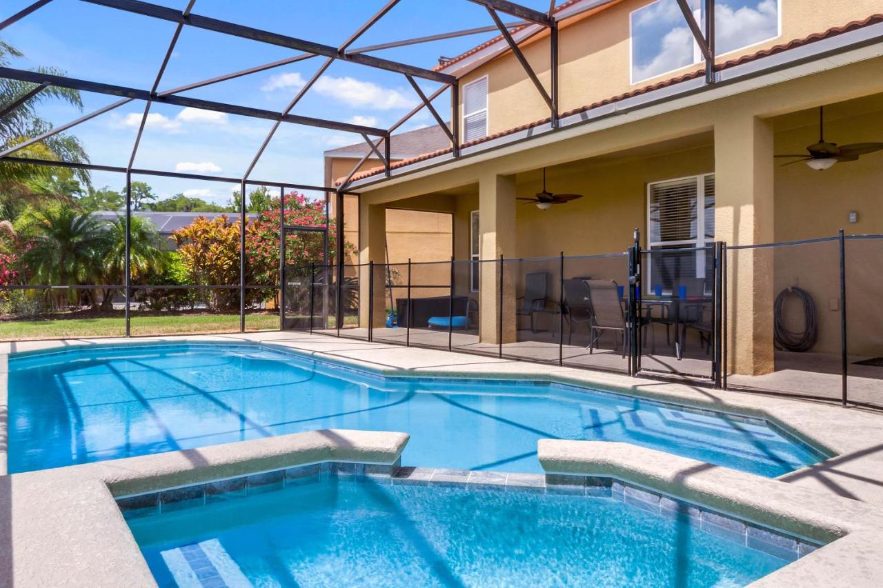 6 bedrooms pool home Gated resort Veranda Palms - Chambres d'hôtes Kissimmee