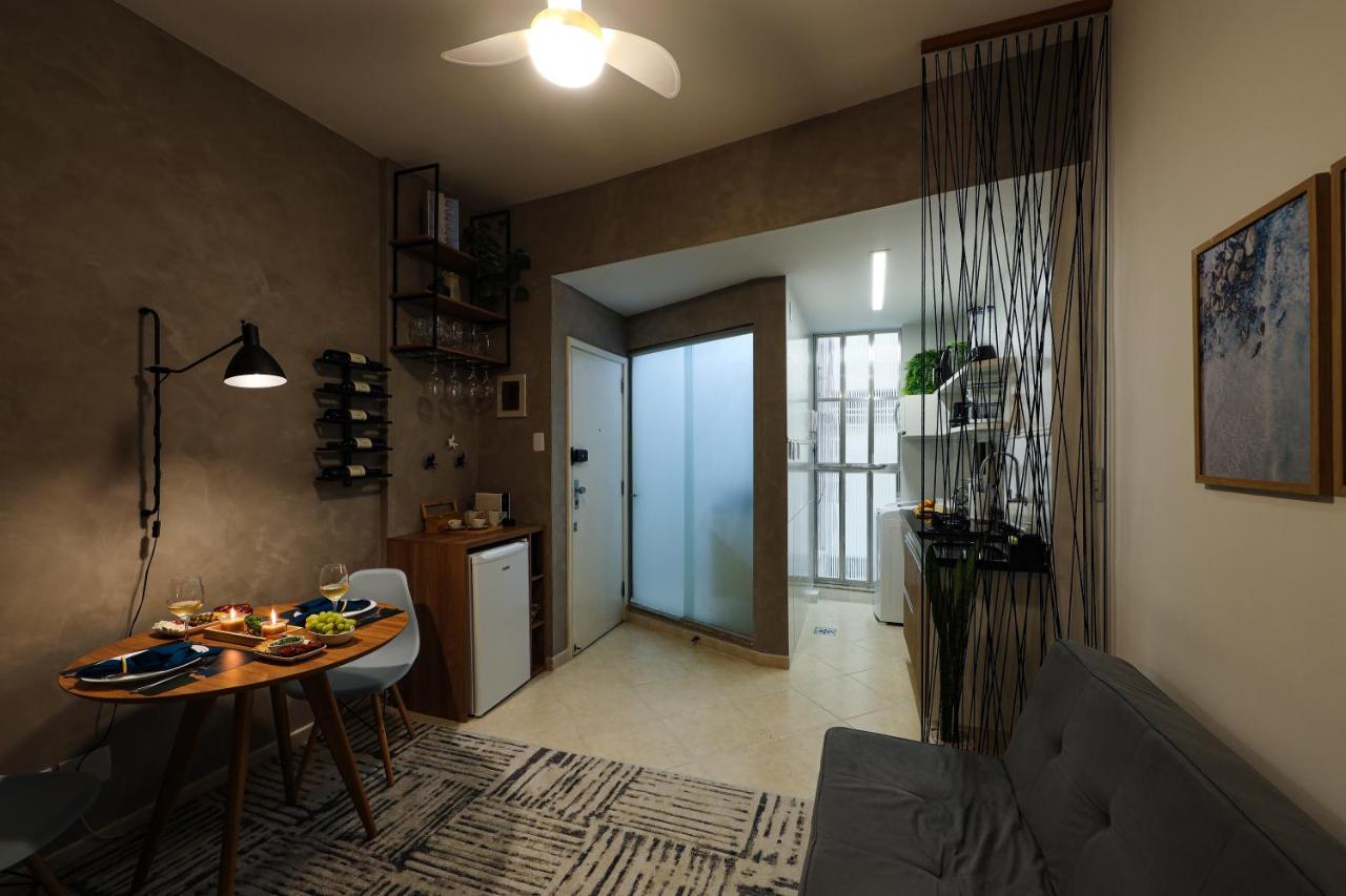 Studio Mar Azul 200mts Copacabana Beach - B&B Rio de Janeiro