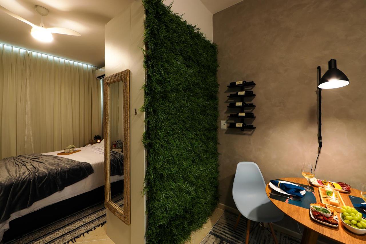 Studio Mar Azul 200mts Copacabana Beach - B&B Rio de Janeiro