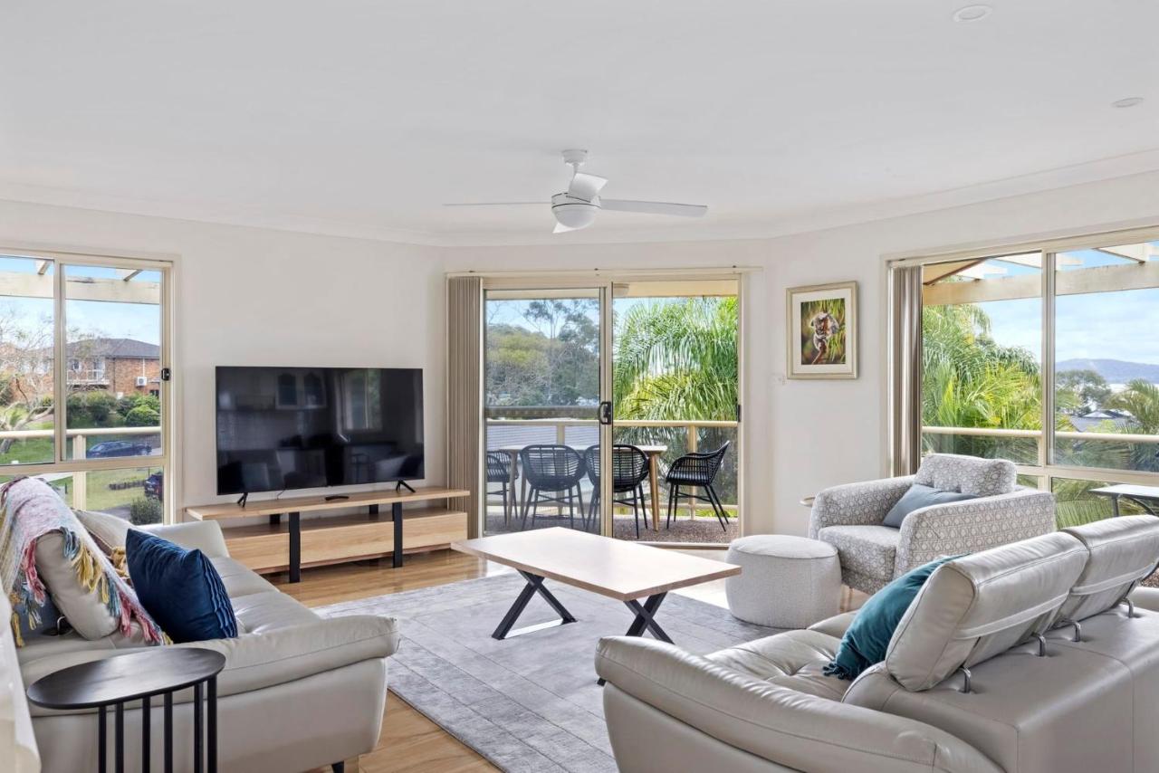 B&B Corlette - pet friendly - Views- Meters to the Beach & Anchorage Port Stephens - Bed and Breakfast Corlette