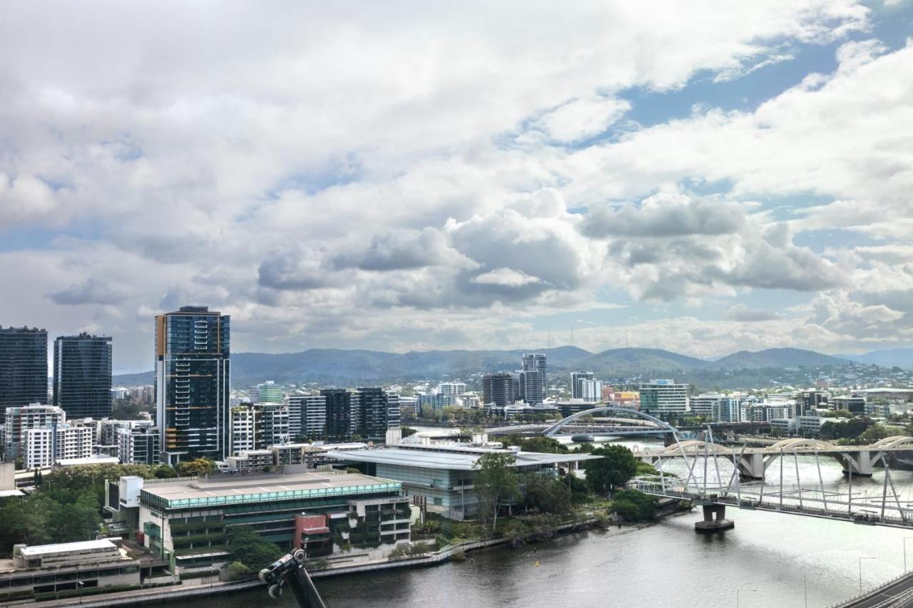 Ultimate Riverview Designer 2BD Apartment at CBD - Bed and Breakfast Brisbane