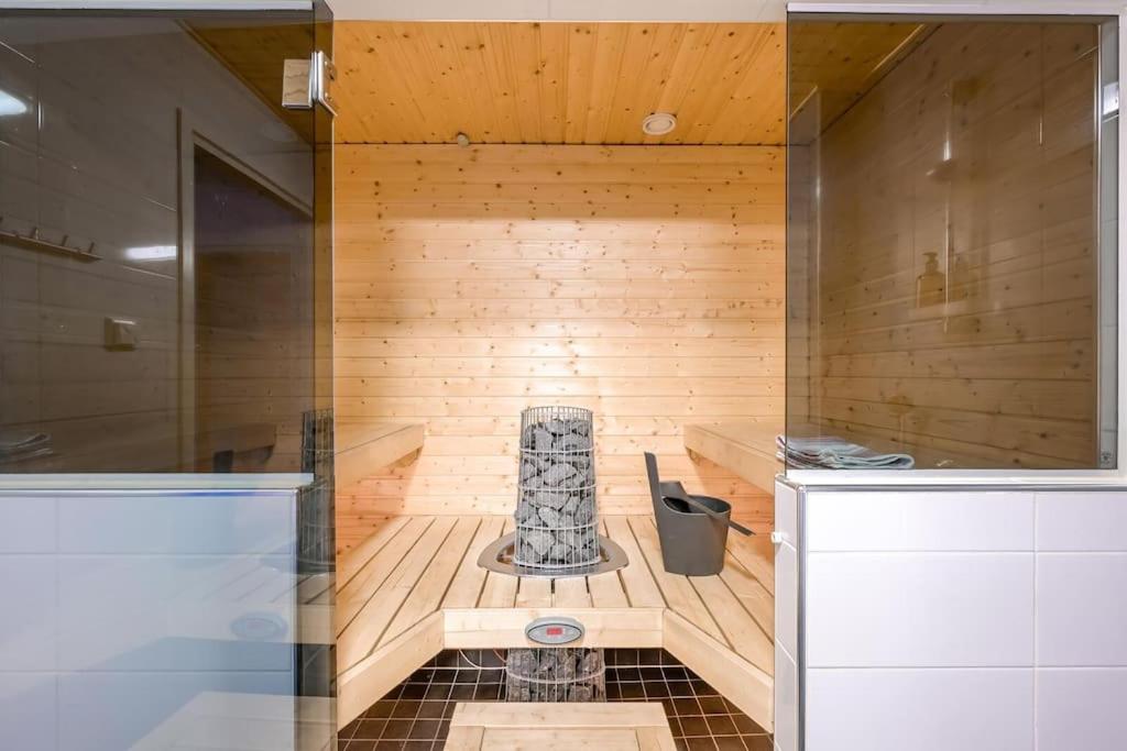Kotimaailma Joensuu - Saunallinen kolmio keskustassa - B&B