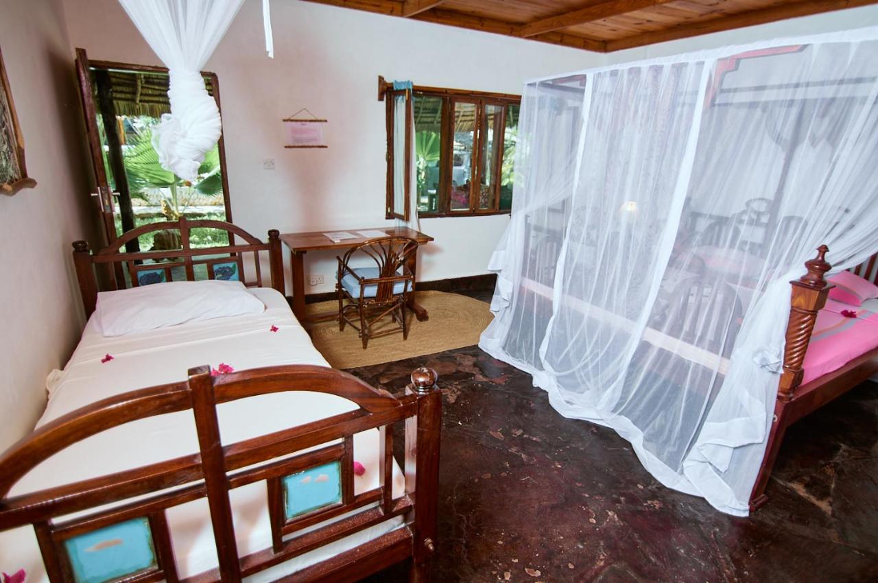 Triple Room with Pool View
