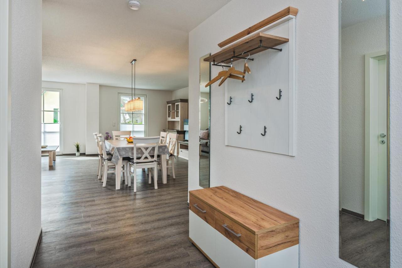 Reetdachhaus am Haff mit Sauna, Terrasse und WLAN - B&B Zirchow