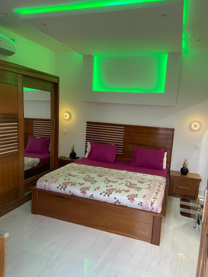 Dakar-Sénégal mini studio chambre toilette cuisine - B&B Dakar